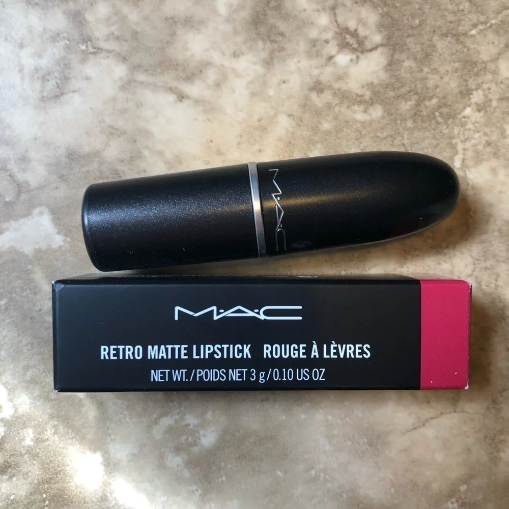 NIB MAC Retro Matte All Fired Up Lipstick